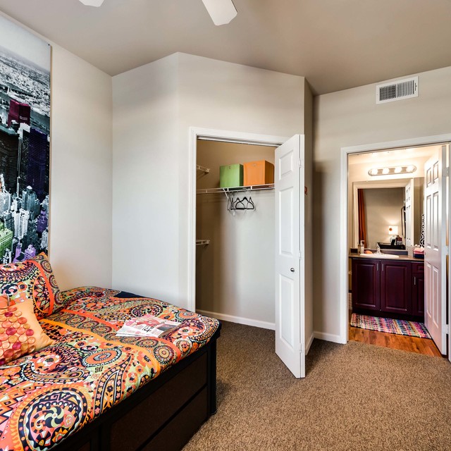 Off Campus Student Housing Near Uta Maverick Place